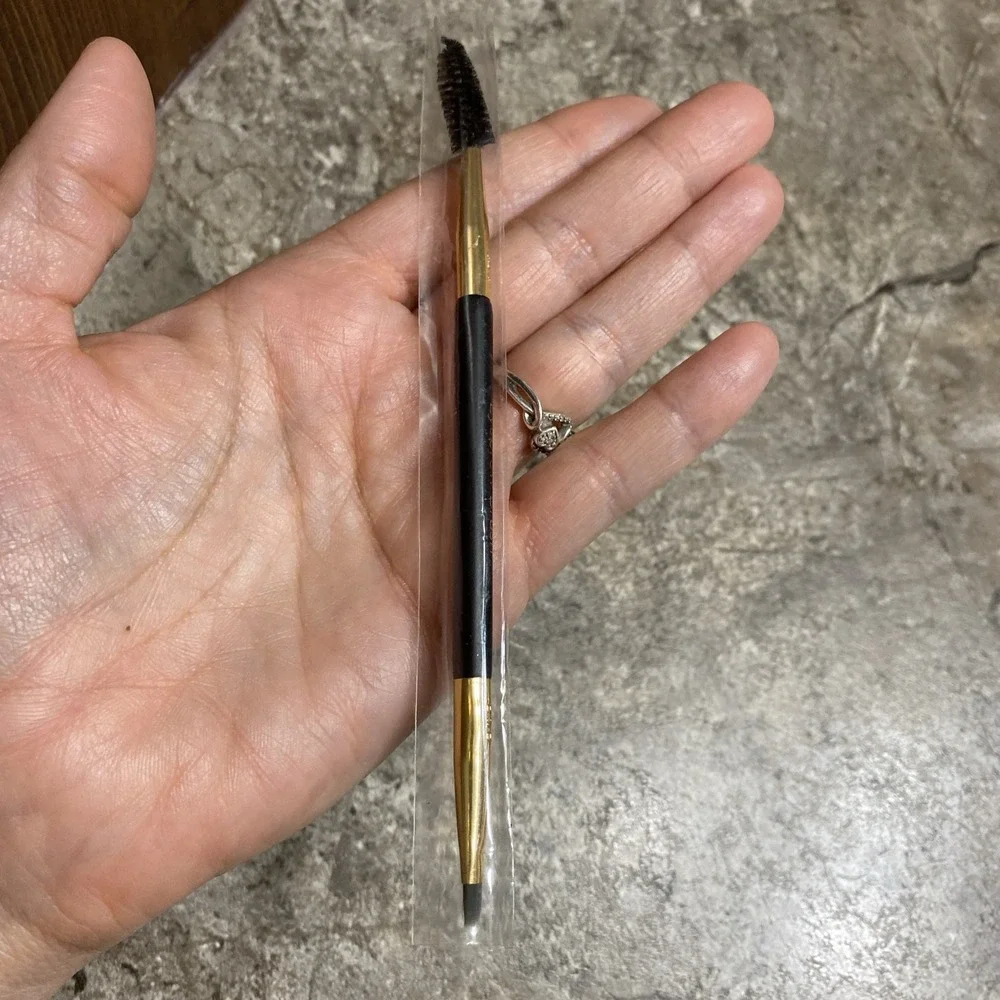 BILLION DOLLAR BRUSHES ~‎ CHARCOAL INFUSED BRISTLES EYEBROW BRUSH